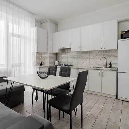 Inshiapartments On Bohdan Khmelnytsky Str Lviv Exterior photo