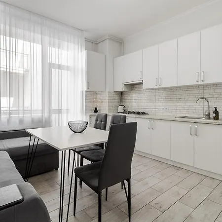 Inshiapartments On Bohdan Khmelnytsky Str Lviv Exterior photo